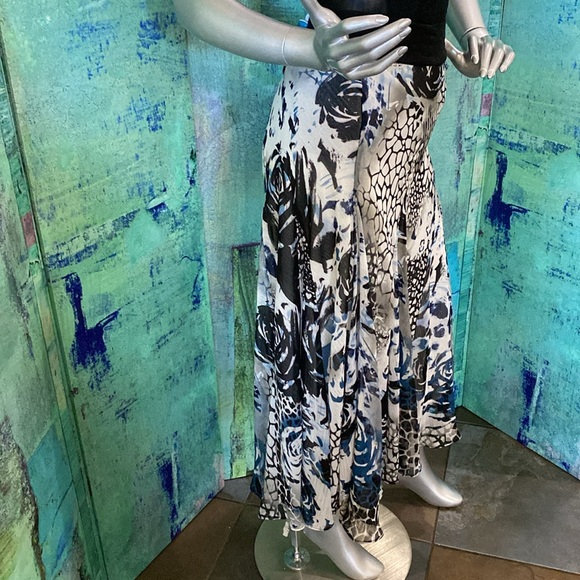 Lapis Blue Roses Maxi Skirt - Picture 2 of 6